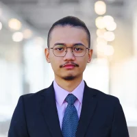 Rafael_Headshot_Indoor_New